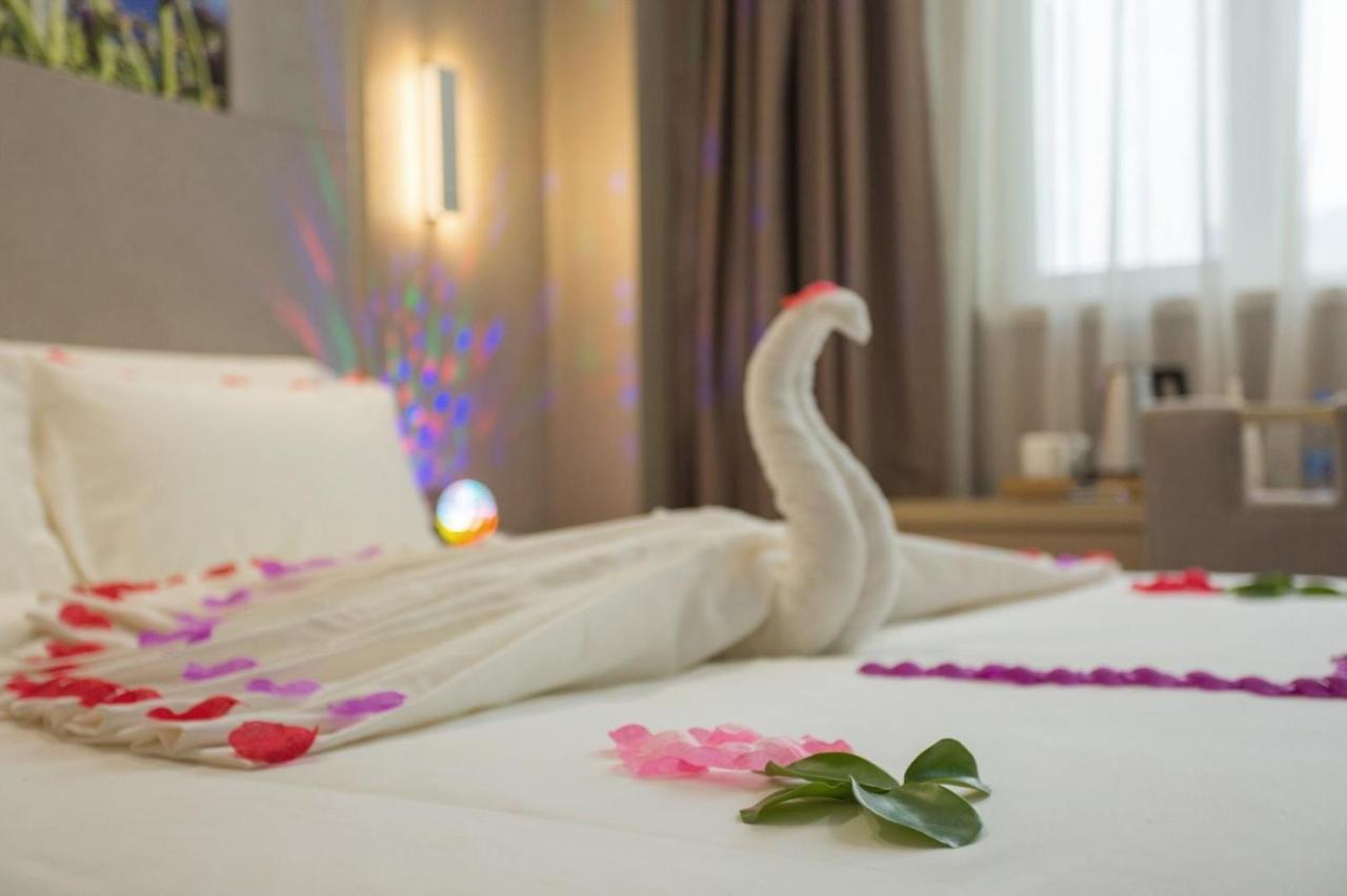 Lavande Hotels Heze Changjiang Road Wanda Plaza Kültér fotó