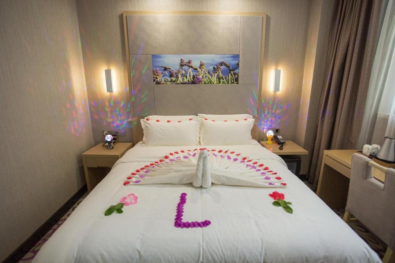 Lavande Hotels Heze Changjiang Road Wanda Plaza Kültér fotó